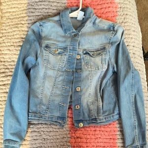 H&M Kids Blue Denim Jacket. Size 16 in Kids. Silver Buttons.